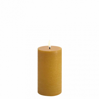 Uyuni stompkaars pillar candle 7,8 x 15,1 cm yellow